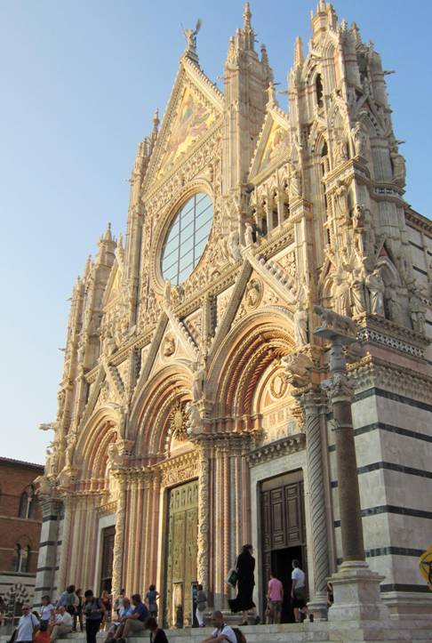 Duomo Ext 08.JPG